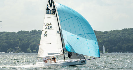 melges 19 sailing downwind